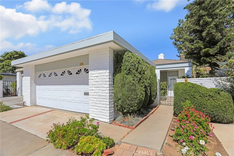 19 Iron Bark, Irvine, CA 92612