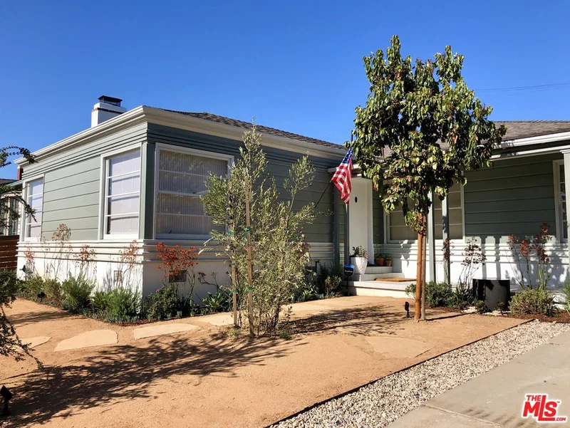 910 N Alexandria Avenue, Los Angeles, CA 90029