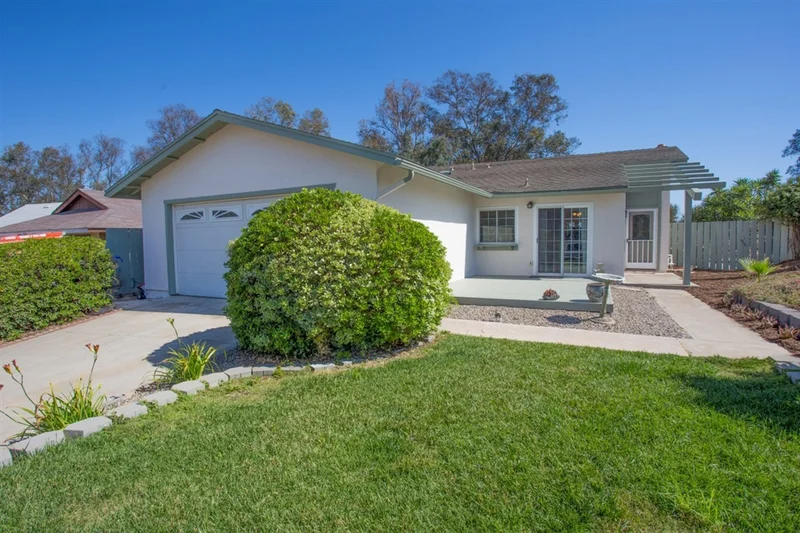 8923 Jade Coast Ln, San Diego, CA 92126