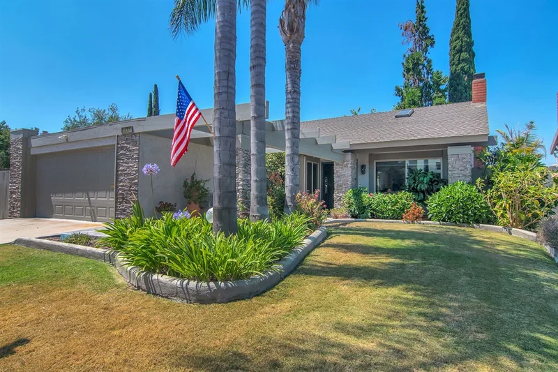 10357 El Honcho Pl, San Diego, CA 92124