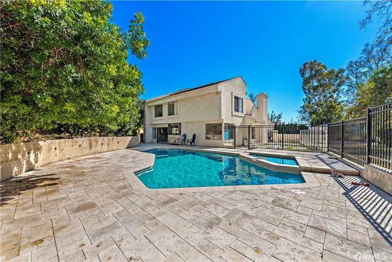 25882 El Segundo, Laguna Hills, CA 92653