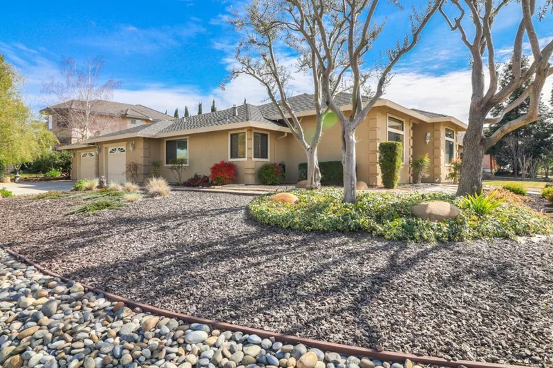 1145 Sonnys, Hollister, CA 95023