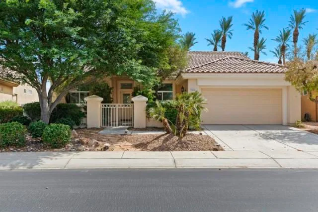 78346 Hollister, Palm Desert, CA 92211