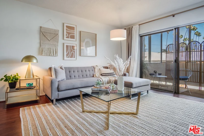4614 Finley #22, Los Angeles, CA 90027