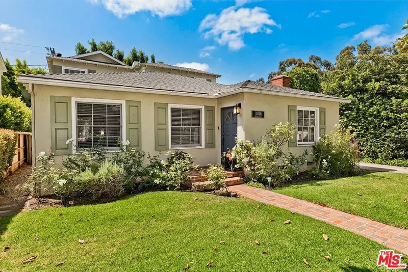 11426 Bolas, Los Angeles, CA 90049
