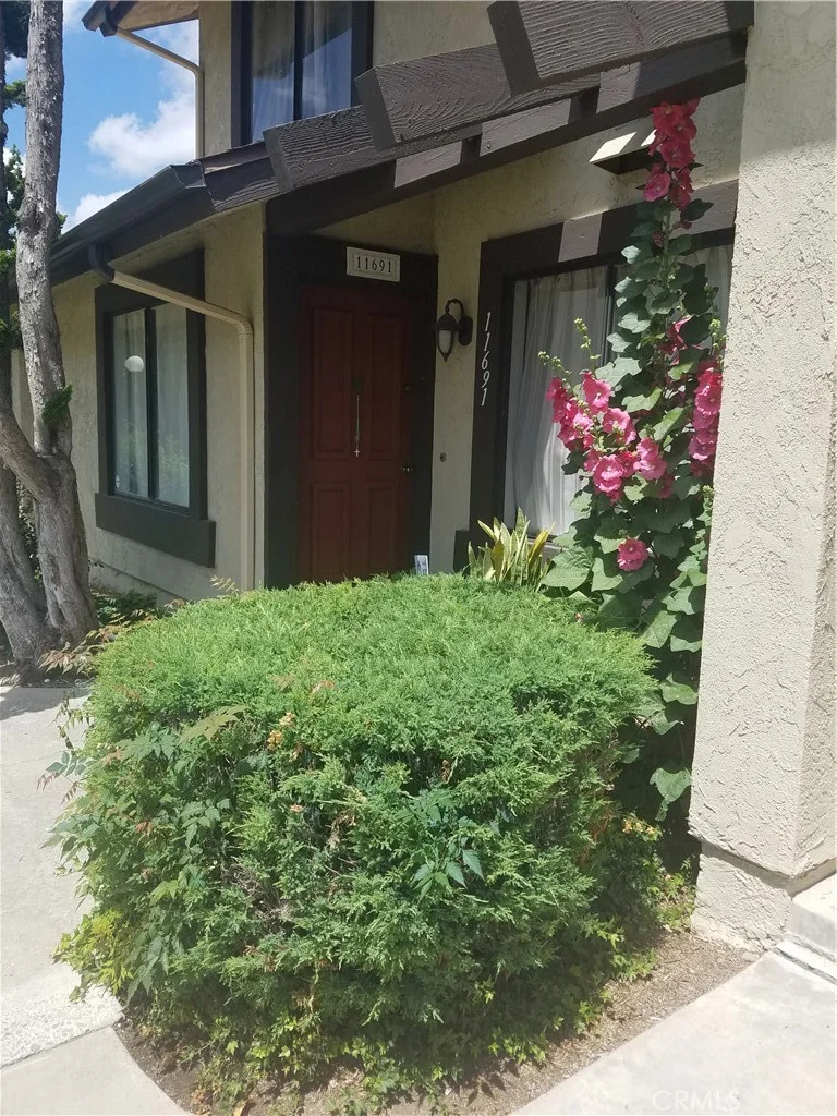 11691 Blackthorn, Orange, CA 92869
