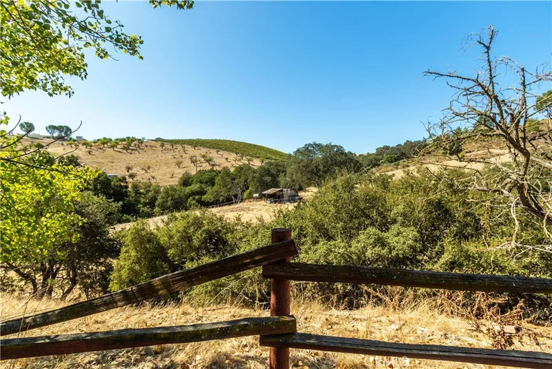 1025 Merryhill, Paso Robles, CA 93446