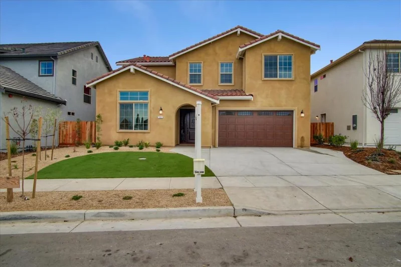 1031 El Cerro, Hollister, CA 95023
