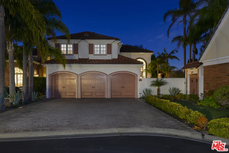 6221 Oakbrook, Huntington Beach, CA 92648