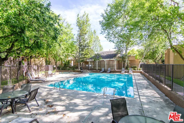 10331 Lindley #207, Northridge, CA 91326
