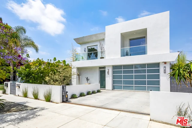 8837 Saturn, Los Angeles, CA 90035