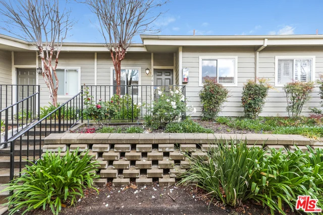 11377 Osborne #20, Sylmar, CA 91342