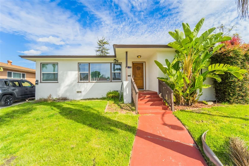 6208 Pembroke Dr, San Diego, CA 92115
