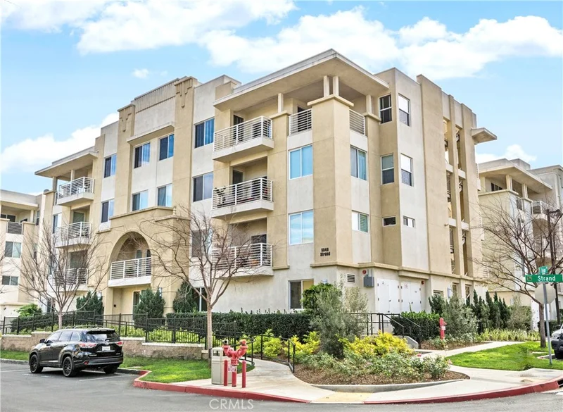 5450 Strand #302, Hawthorne, CA 90250
