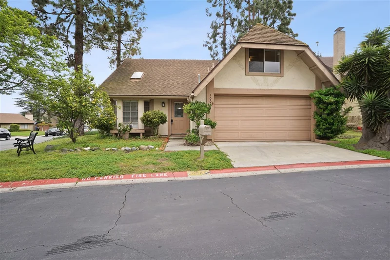 10085 Canyonwood Ln, Spring Valley, CA 91977