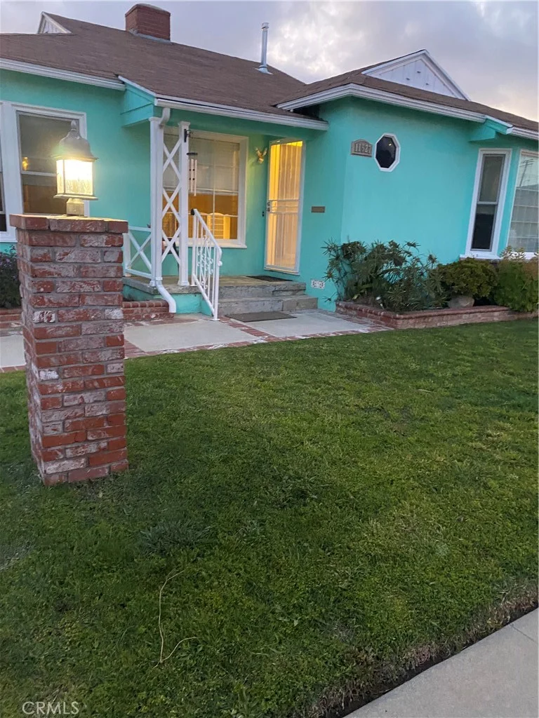 11527 Ruthelen, Los Angeles, CA 90047