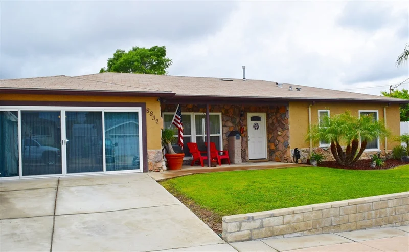 8832 Siwanoy Ct, Santee, CA 92071