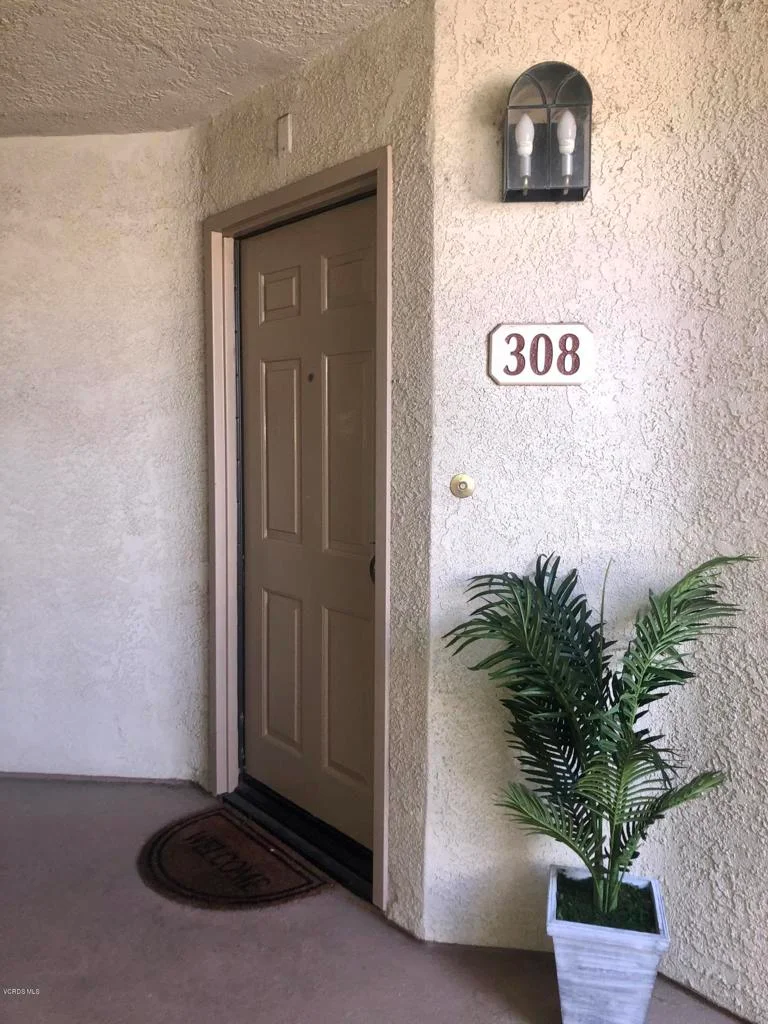631 Oak Run #308, Oak Park, CA 91377