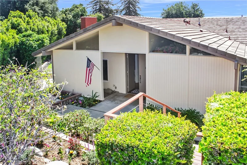 2554 Mountain, Upland, CA 91784