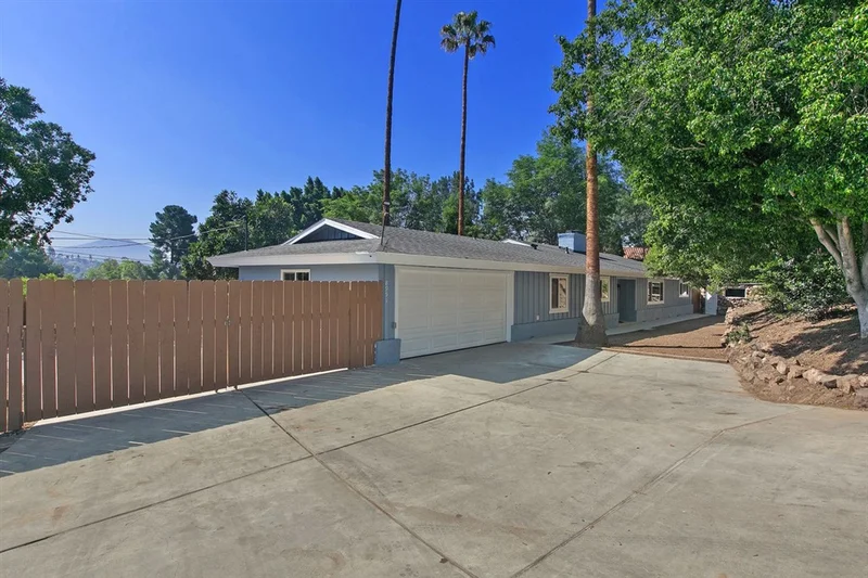 8951 Mariposa St, La Mesa, CA 91941