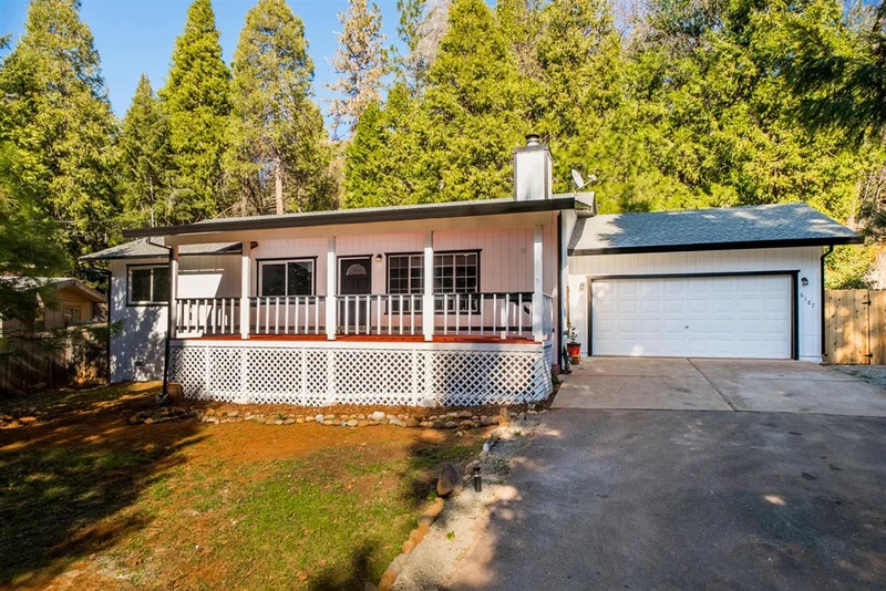 6187 Leicester Dr, Magalia, CA 95954
