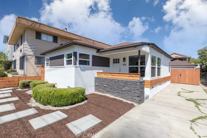 908 Beach, Inglewood, CA 90302
