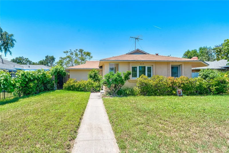613 Gilbert, Fullerton, CA 92833