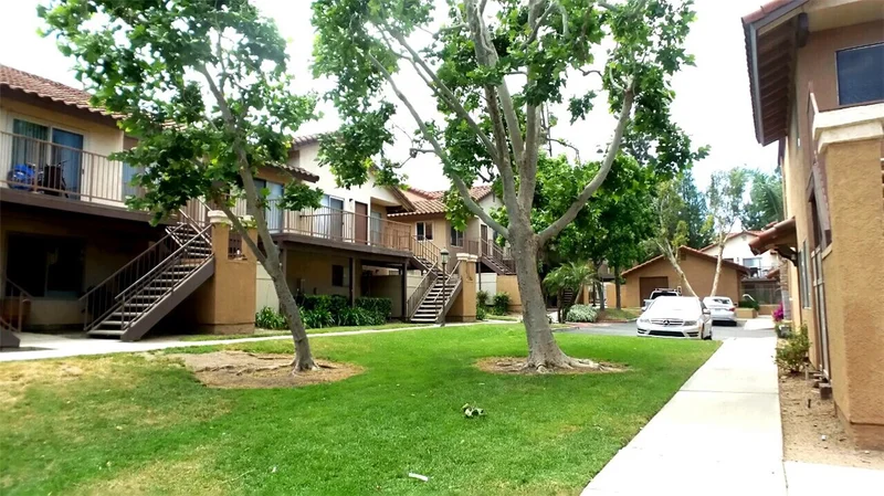 769 La Tierra #J202, Corona, CA 92879