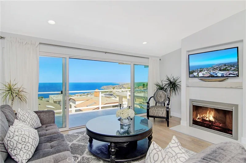 911 Santa Ana, Laguna Beach, CA 92651