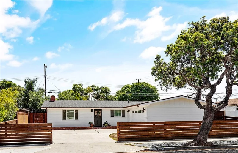 2256 Colgate, Costa Mesa, CA 92626