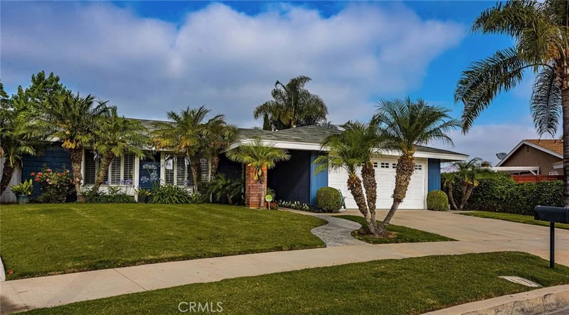 2952 White Shores, Orange, CA 92865