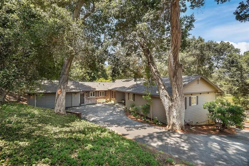 25560 Fernhill, Los Altos Hills, CA 94024