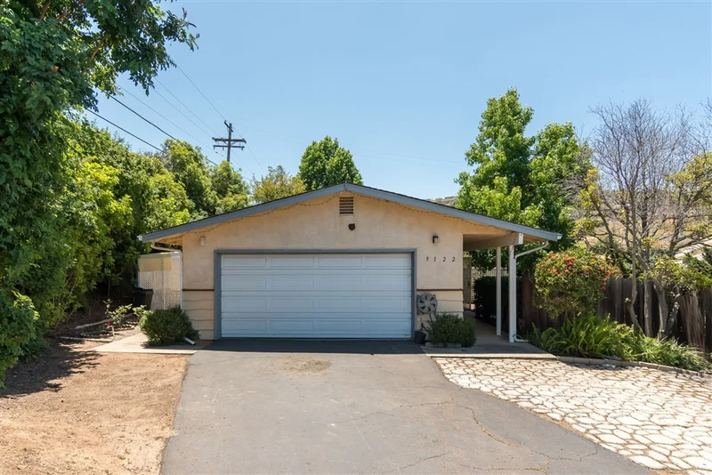 9122 Westhill Rd, Lakeside, CA 92040