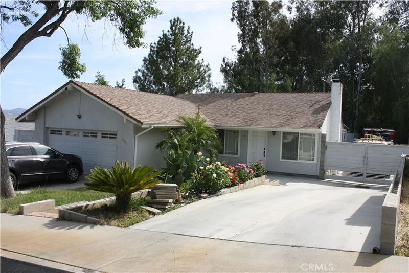 27411 Onlee, Saugus, CA 91350