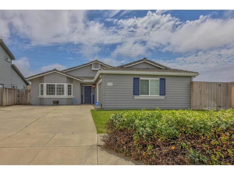 890 Sloat, Salinas, CA 93907