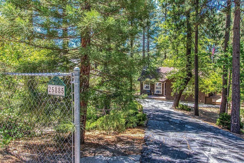 25885 Oakwood, Idyllwild, CA 92549