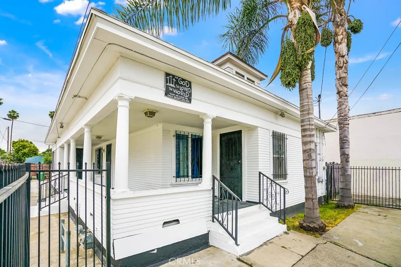 456 Compton, Compton, CA 90220