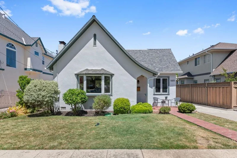 1223 Rhus, San Mateo, CA 94402