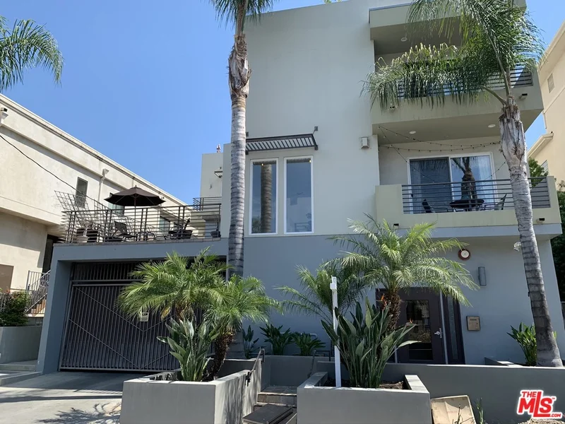 11851 Laurelwood #109, Studio City, CA 91604