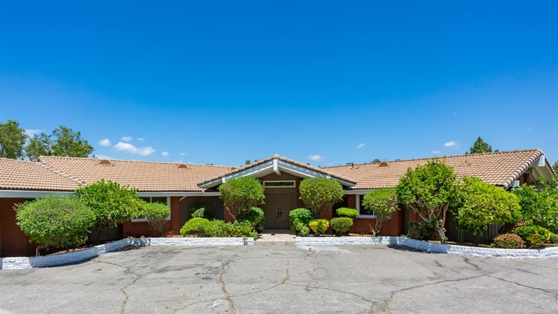 18520 Bernardo Trails Dr, San Diego, CA 92128
