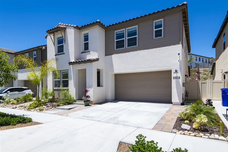8828 Weston Rd, Santee, CA 92071