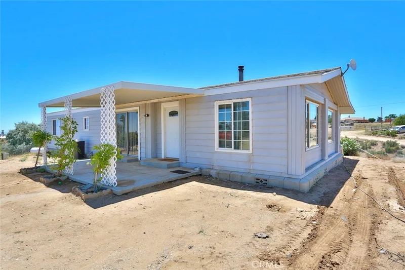 8701 Eaby #110, Phelan, CA 92371