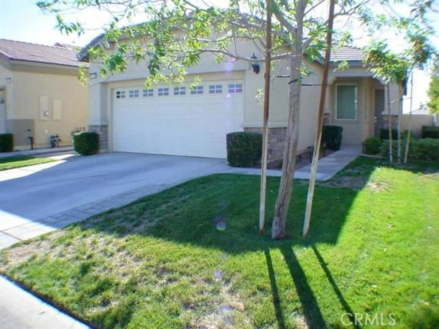 10338 Lakeshore, Apple Valley, CA 92308