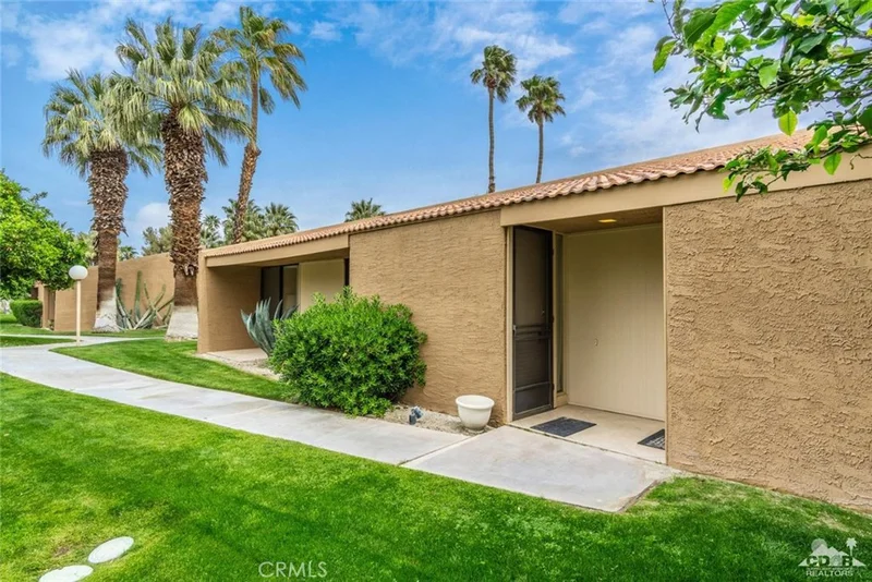 2563 Whitewater Club #A, Palm Springs, CA 92262