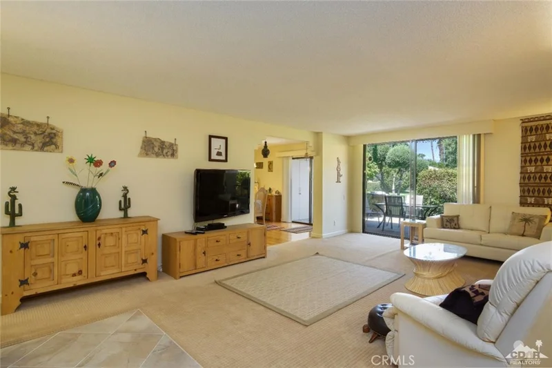 2540 Whitewater Club Dr #B, Palm Springs, CA 92262