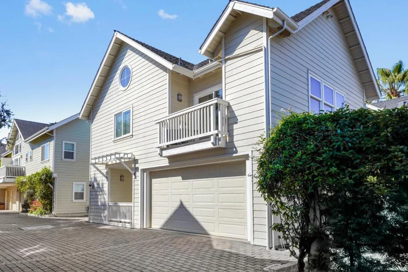 10048 Orange, Cupertino, CA 95014