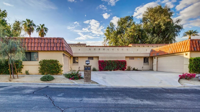 41025 Inverness, Palm Desert, CA 92211