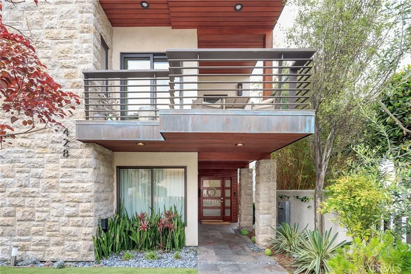 428 32nd, Manhattan Beach, CA 90266