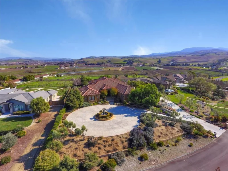 1131 Union, Hollister, CA 95023