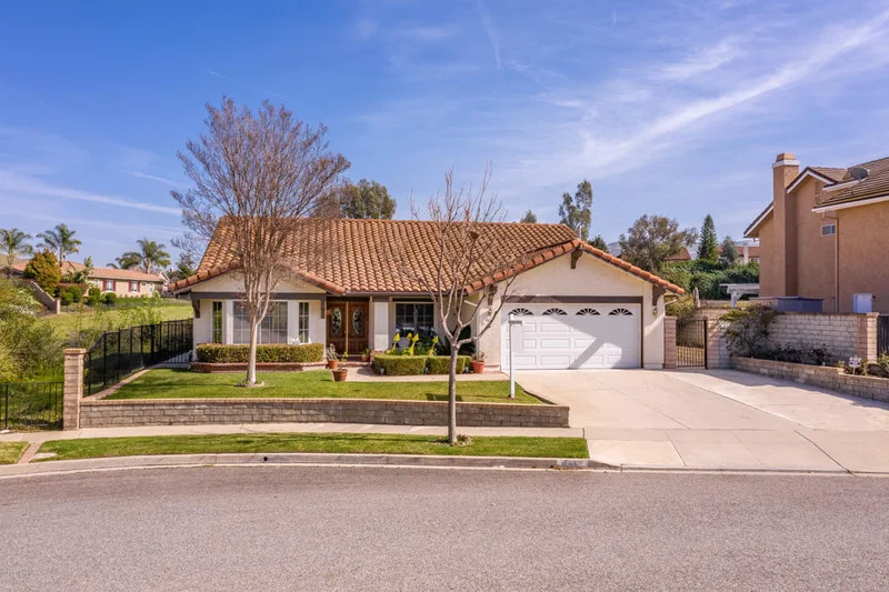 868 Devore, Simi Valley, CA 93065